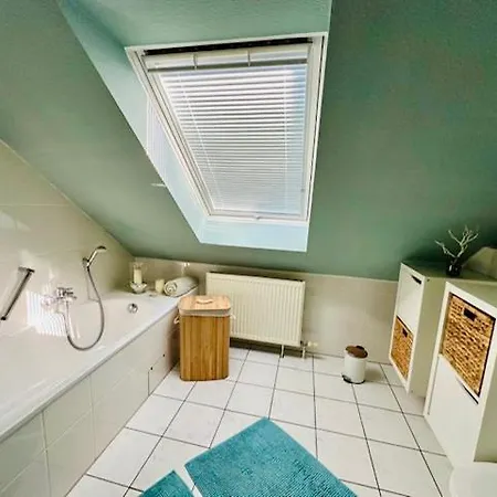 Appartement Moderne 3-zimmer-dg-wohnung, 2 Balkonen & Tiefgarage