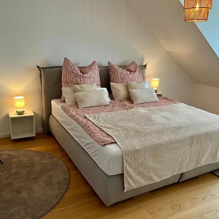 Appartement Moderne 3-zimmer-dg-wohnung, 2 Balkonen & Tiefgarage