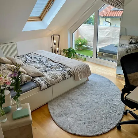 Appartement Moderne 3-zimmer-dg-wohnung, 2 Balkonen & Tiefgarage