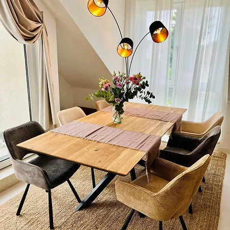 Appartement Moderne 3-zimmer-dg-wohnung, 2 Balkonen & Tiefgarage