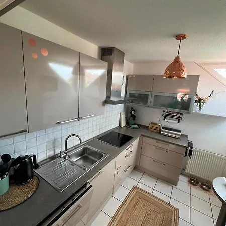 Moderne 3-zimmer-dg-wohnung, 2 Balkonen & Tiefgarage Mohuč