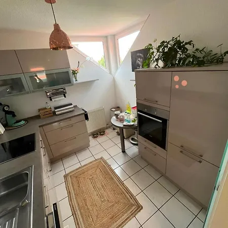 Moderne 3-zimmer-dg-wohnung, 2 Balkonen & Tiefgarage Apartmán